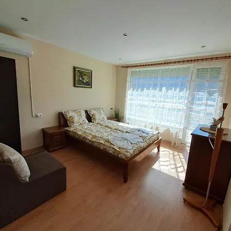 луксозна къща лешниците с.младежко