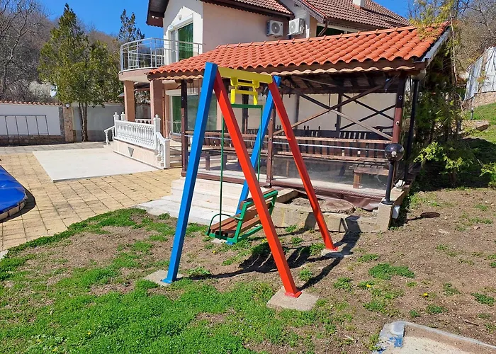 луксозна къща лешниците с.младежко Villa