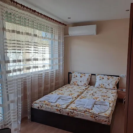 луксозна къща лешниците с.младежко * Mladezhko