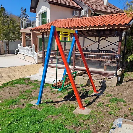 луксозна къща лешниците с.младежко Villa