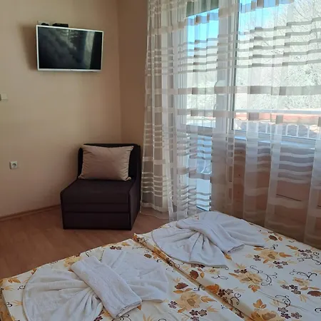 луксозна къща лешниците с.младежко Villa