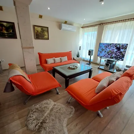 луксозна къща лешниците с.младежко * Mladezhko