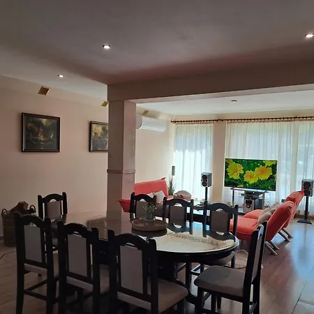 луксозна къща лешниците с.младежко Villa Mladezhko