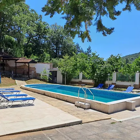 луксозна къща лешниците с.младежко Villa Mladezhko