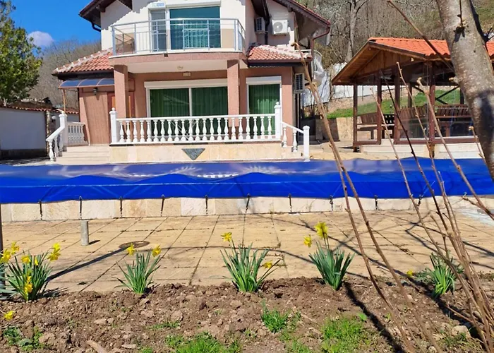 Villa луксозна къща лешниците с.младежко