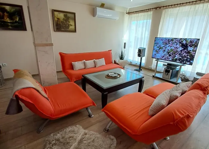 луксозна къща лешниците с.младежко * Mladezsko