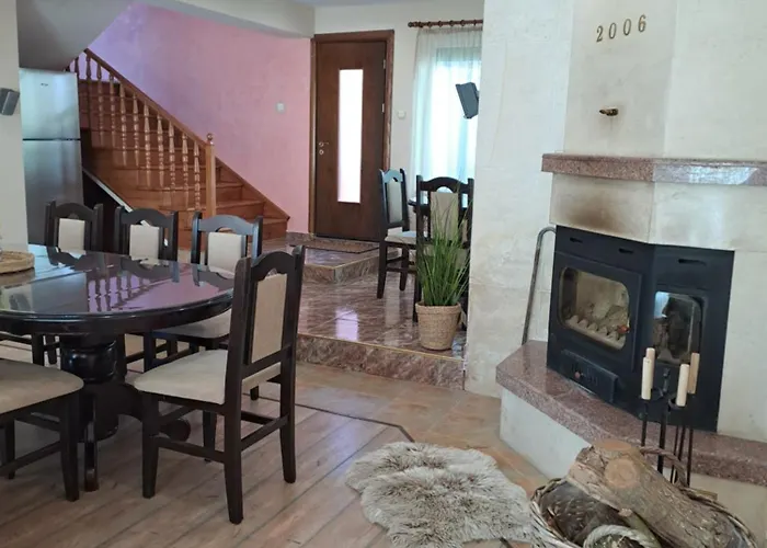 луксозна къща лешниците с.младежко Villa